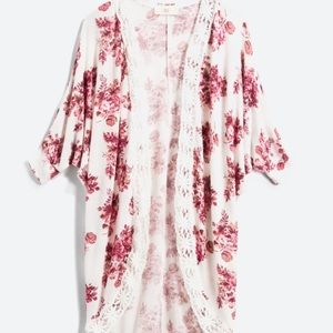 PINQUE
Ashlee Crochet Trim Cardigan